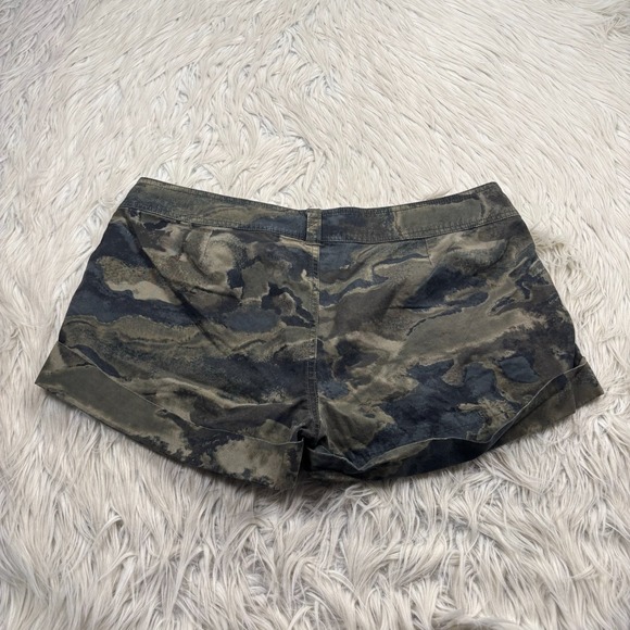 Y2K '00's Express Women's 12 Green Camo Cuffed Low Rise Twill Shorts Indie Sleaz - Picture 5 of 5